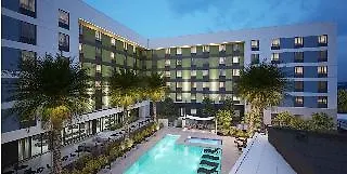 Hampton Inn & Suites Las Vegas Convention Center - No Resort Fee 3*,