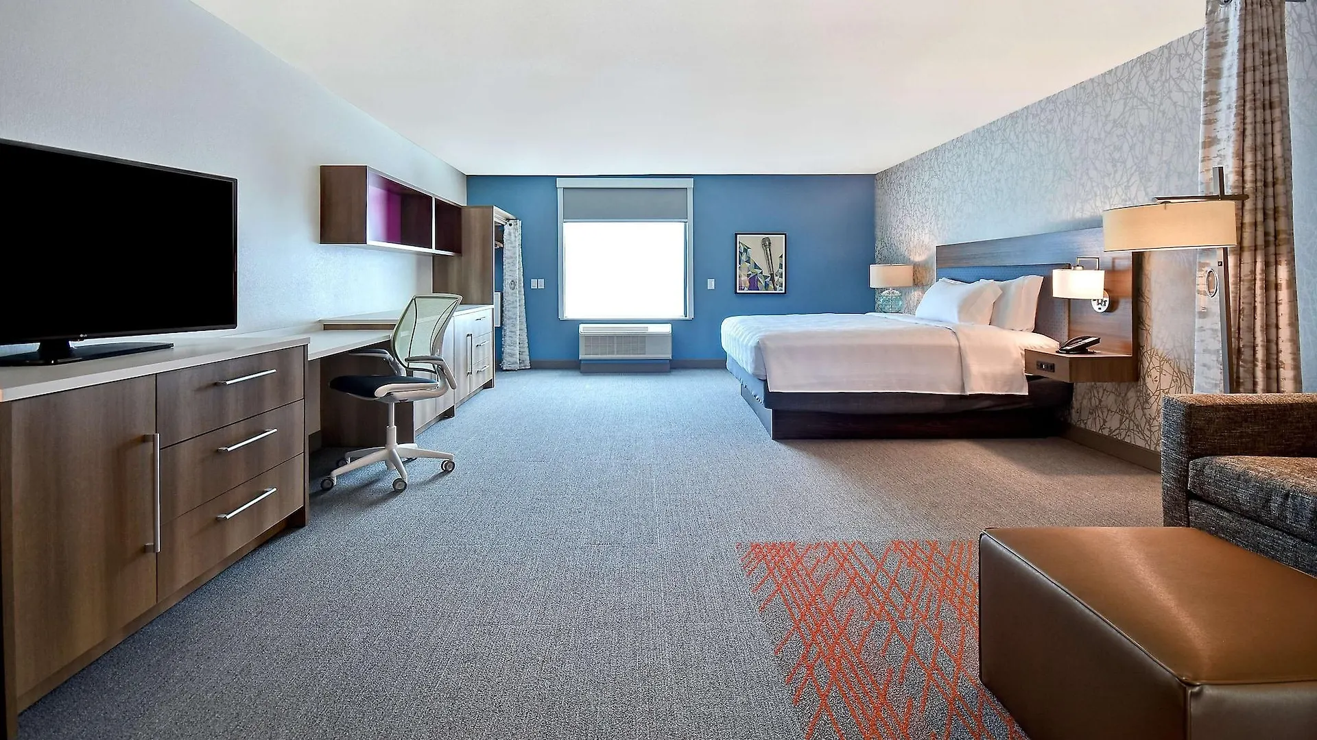 Hampton Inn & Suites Las Vegas Convention Center - No Resort Fee 3*,