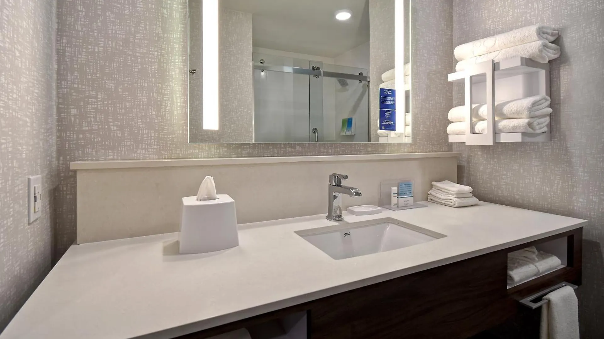 Hampton Inn & Suites Las Vegas Convention Center - No Resort Fee