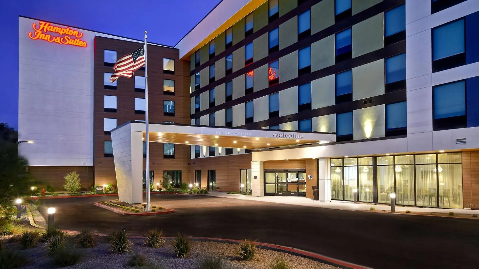 Hampton Inn & Suites Las Vegas Convention Center - No Resort Fee 3*,