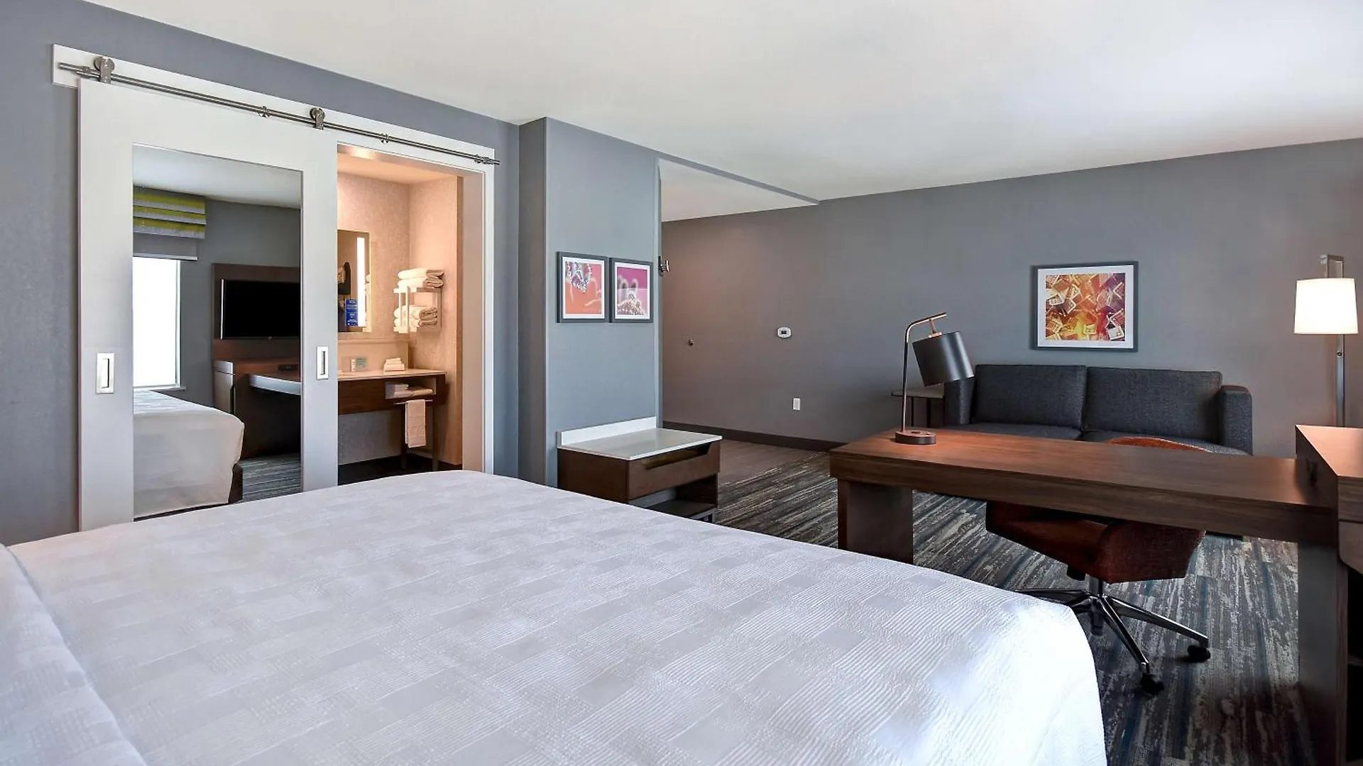 Hampton Inn & Suites Las Vegas Convention Center - No Resort Fee Hotel