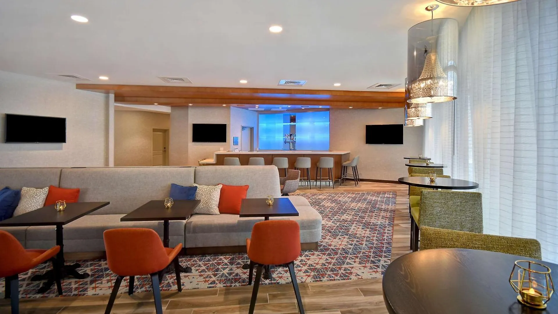 Hampton Inn & Suites Las Vegas Convention Center - No Resort Fee Hotel