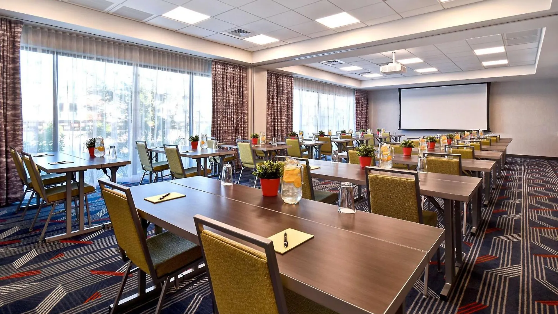 Hampton Inn & Suites Las Vegas Convention Center - No Resort Fee